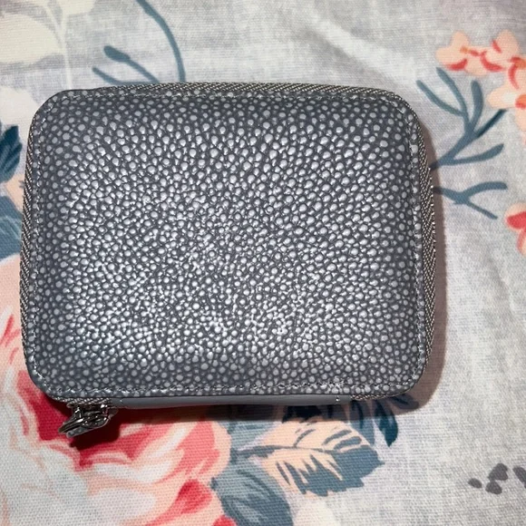 Garrett Leather | Premium Leather Travel Case - Picture 4 of 6